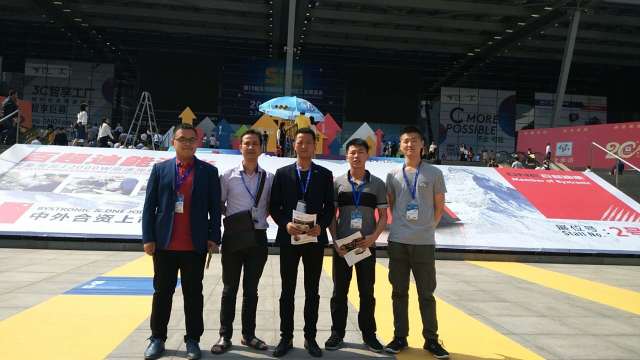 milan米兰研发展会合影